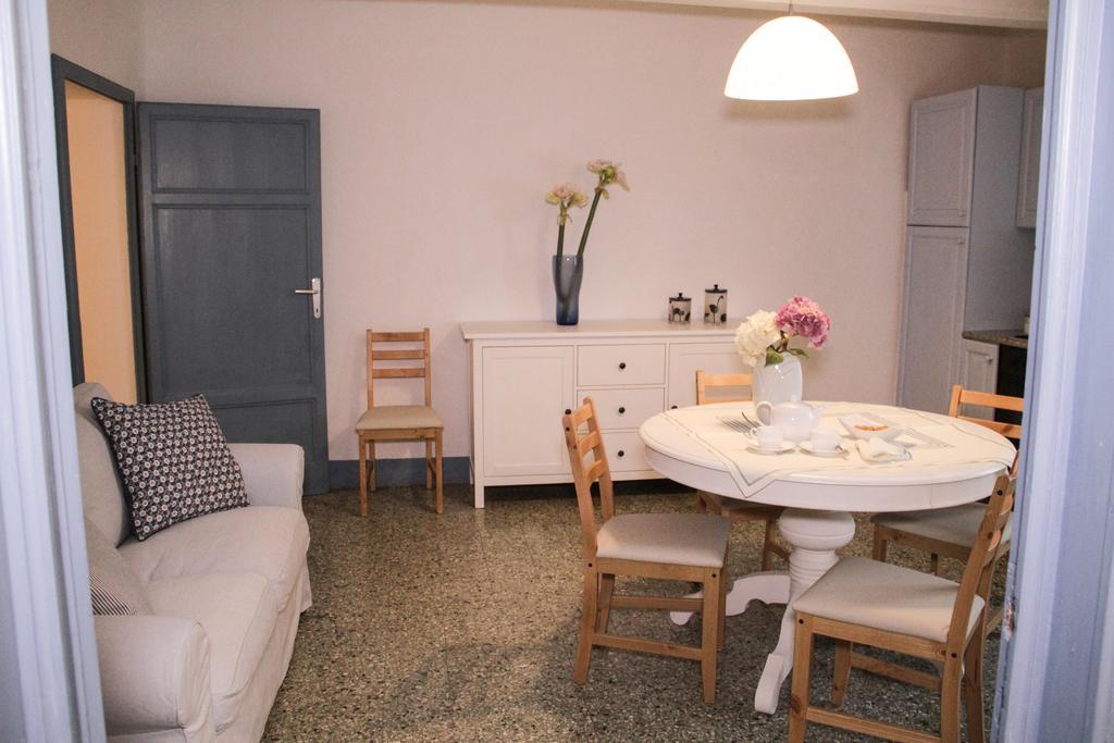 Abitare Il Borgo Piazza Del Popolo Apartment Castagneto Carducci Exterior foto